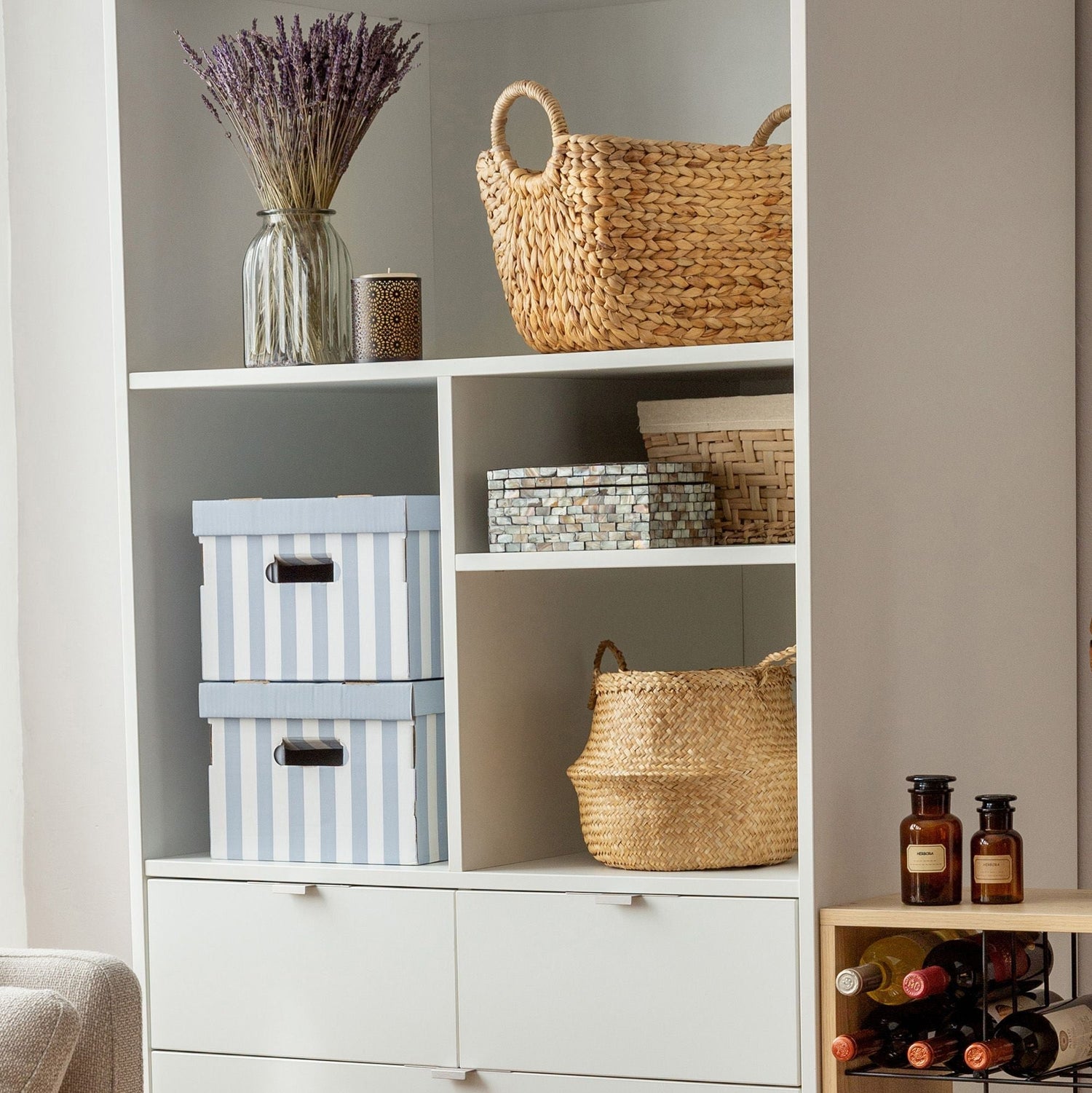 Comment ranger son armoire : méthodes et astuces pour gagner 75% d'espace