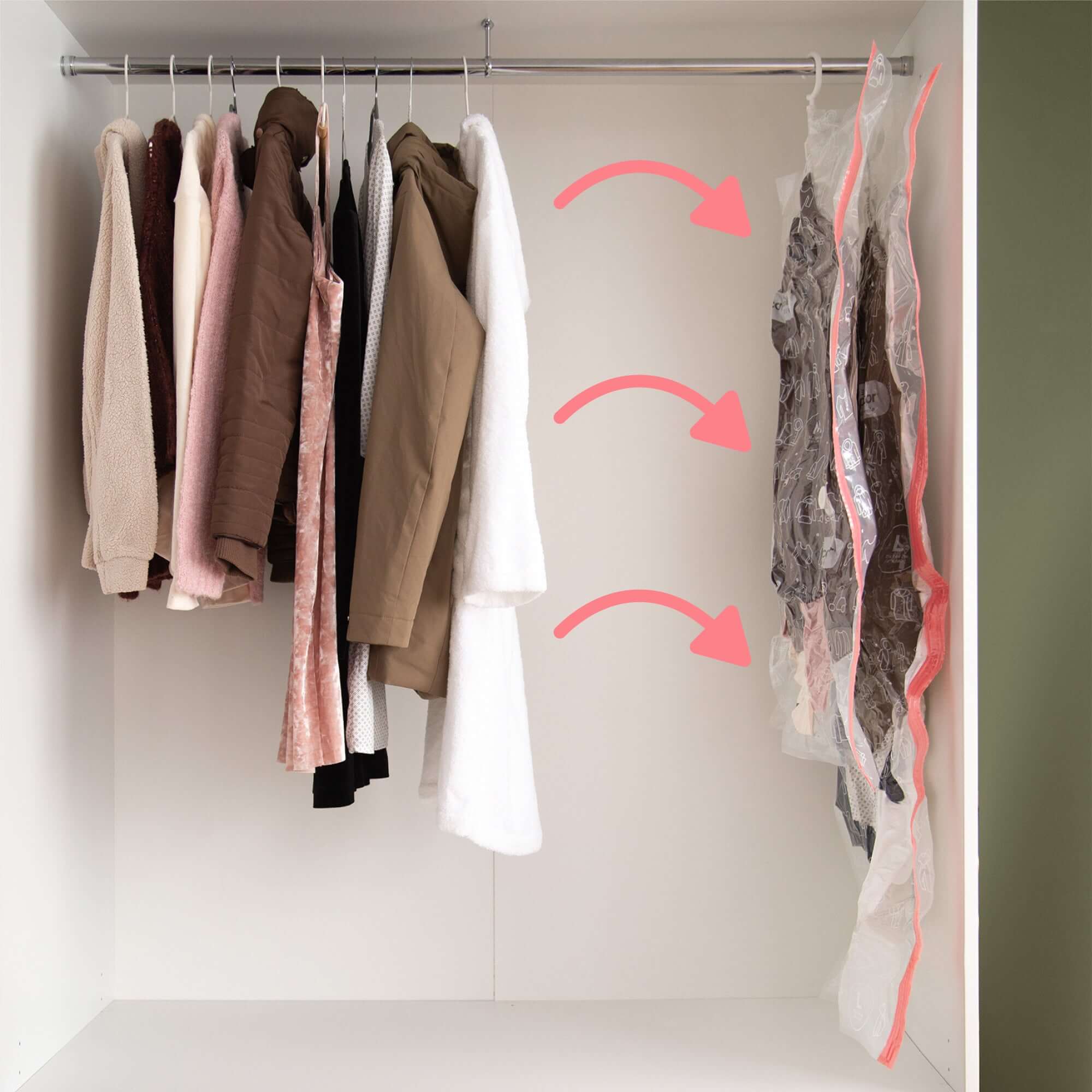 Lot de 2 sacs de rangement sous vide à suspendre Espace Taille M + L