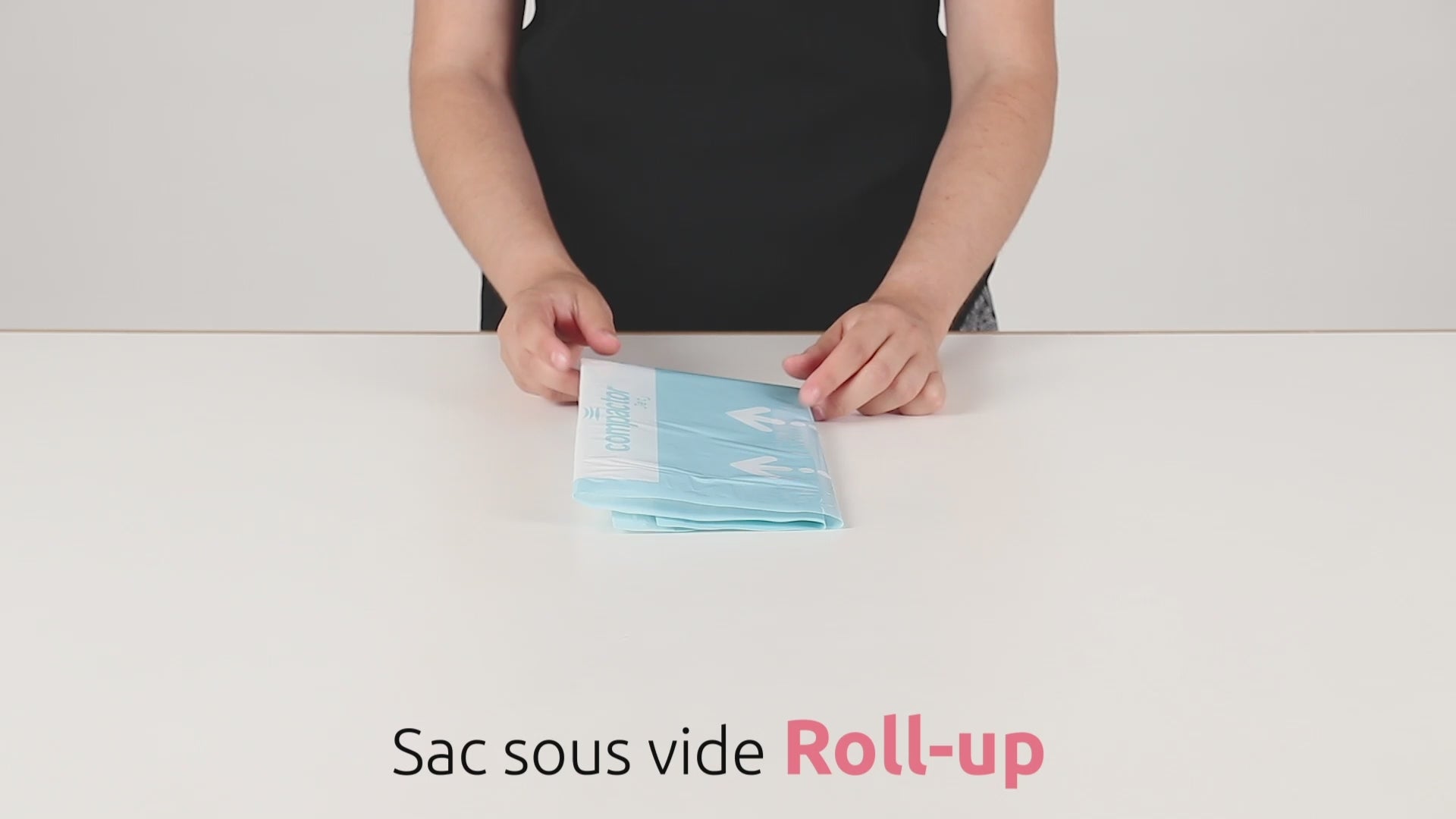 Charger la vidéo : Lot de 2 sacs sous vide de voyage Roll-up