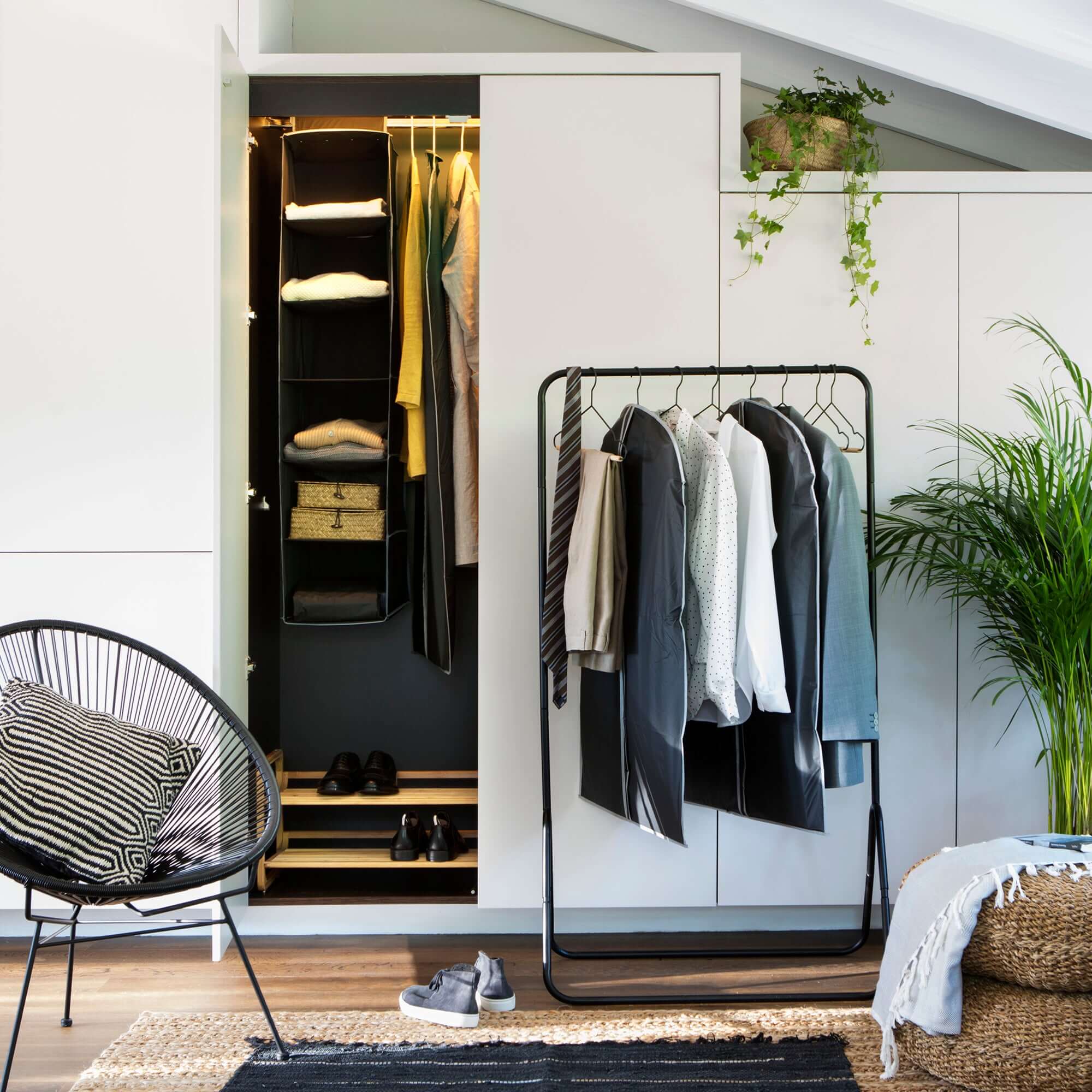 Estante colgante Cosmos negro de 6 niveles