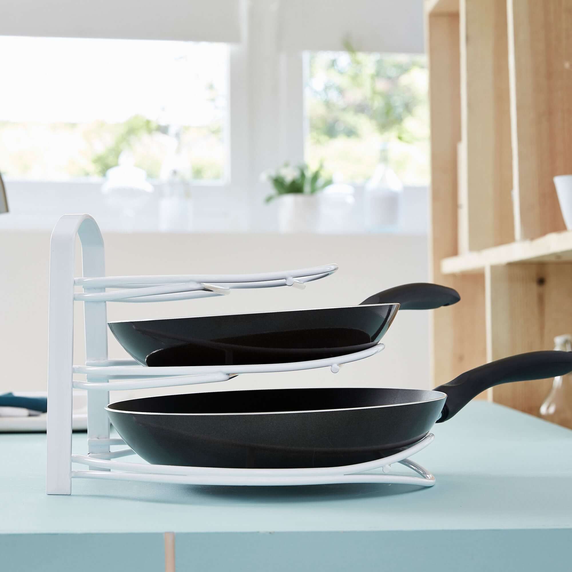 Support pour poêles Perth en métal blanc