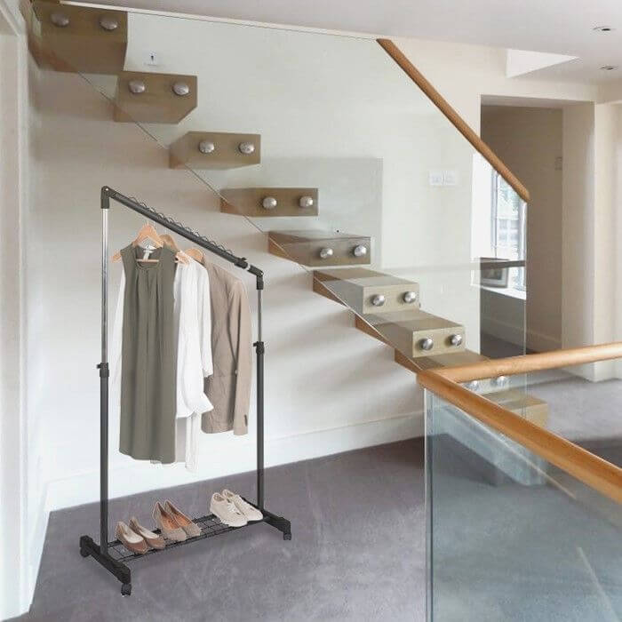 Perchero basculante bajo escalera Cliff negro